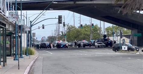 Standoff shuts down Coliseum BART station